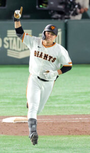 中山ライト・貴重な同点2ラン